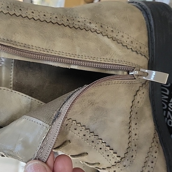 Jacobies Khaki Ankle Zip Boots Size 8.5 - Picture 8 of 11